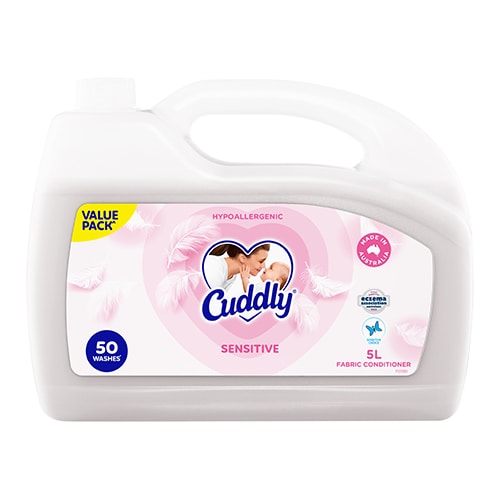 Cuddly Sensitive hypoallergenic fabric conditioner Value Pack, 50 washes, 5-liter container.
